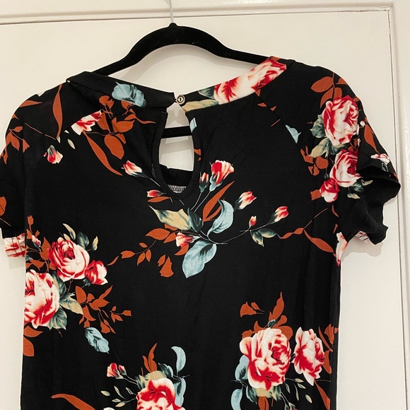 DouBCQ Floral Jumpsuit with Pockets - Size Medium - Picture 6 of 8